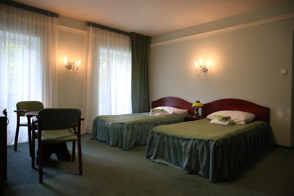 Roskosz Zespol Dworsko Parkowy Bed & Breakfast Biala Podlaska Exterior photo