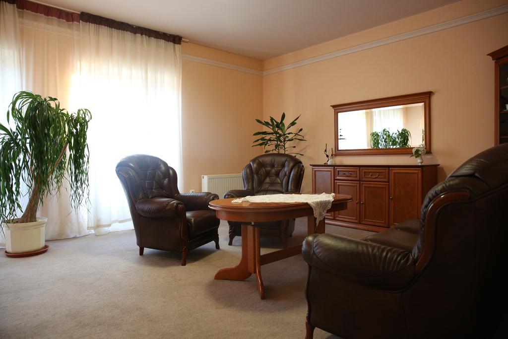 Roskosz Zespol Dworsko Parkowy Bed & Breakfast Biala Podlaska Exterior photo